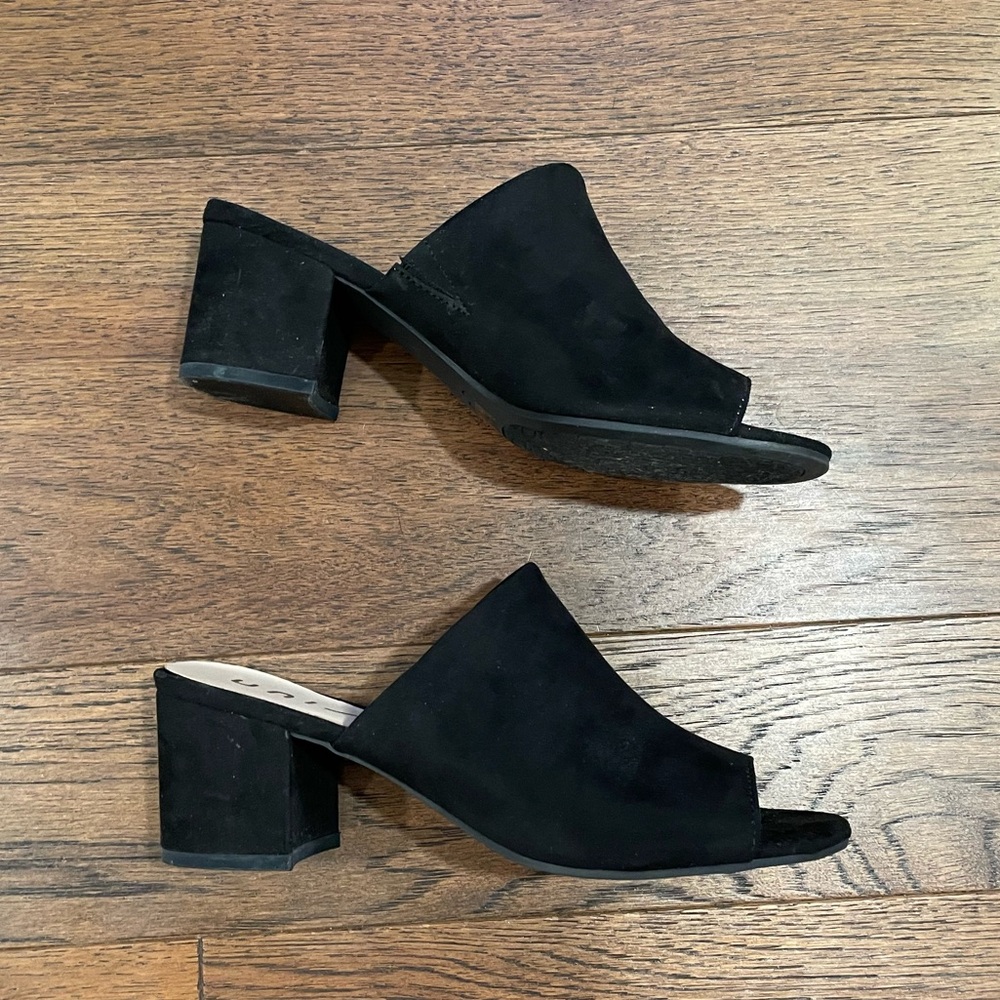 Mules - Picture 2 of 11